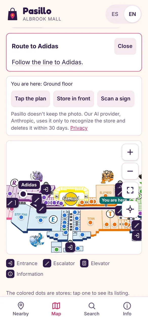 The route to a store drawn on the mall map